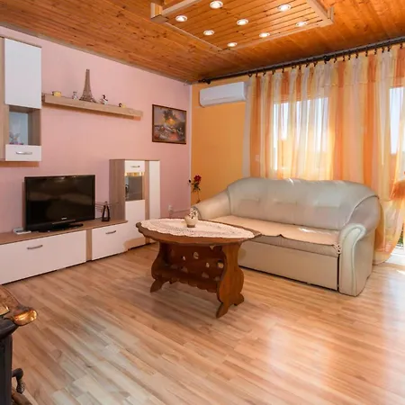 Stunning In With Wifi Apartment